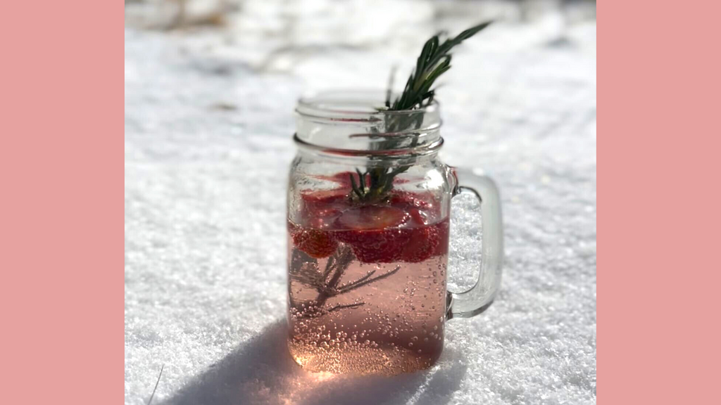 Red and Green Holiday Maté Spritzer: A Festive CBD Recipe
