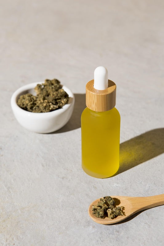 Full-Spectrum CBD Oil vs CBD Isolate: Which One Is Right for You?